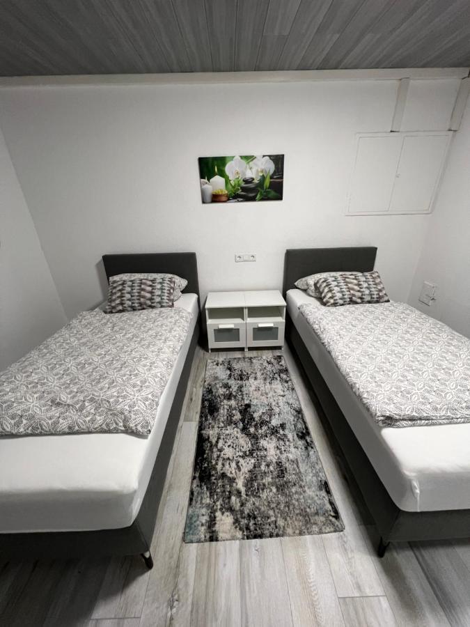 Deniz'S Serviced Apartment. Niederaula Esterno foto